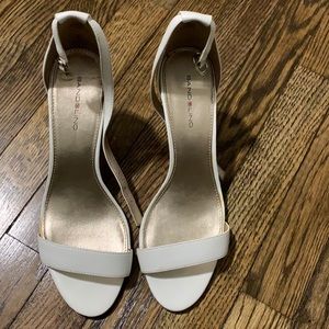 White bandolino heels